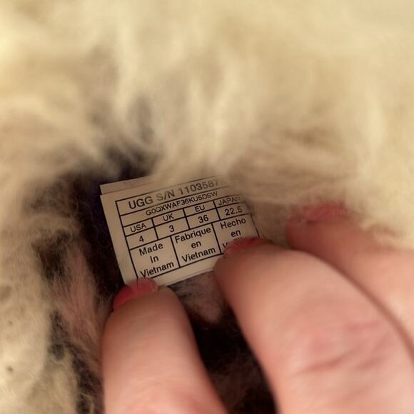 Ugg Cozy II Slippers Big Girl’s size 4 - Picture 11 of 12